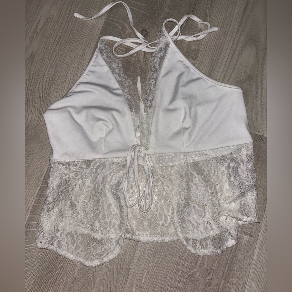 White trim tie crop top